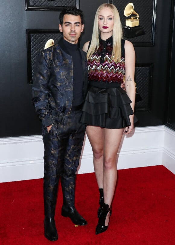 Joe Jonas et Sophie Turner lors de la 62e cérémonie des Grammy Awards à Los Angeles, le 26 janvier 2020. En février 2020, il est révélé que le couple attend son premier enfant.