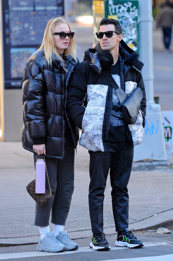 Exclusif - Sophie Turner et Joe Jonas font du shopping à New York, le 29 novembre 2019. En février 2020, il est révélé que le couple attend son premier enfant.