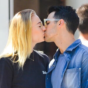 Exclusif - Sophie Turner et Joe Jonas se promènent en amoureux à New York, le 29 août 2019. En février 2020, il est révélé que le couple attend son premier enfant.