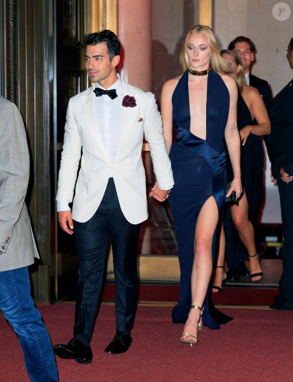 Joe Jonas et Sophie Turner à la cérémonie des MTV Video Music Awards à Newark dans le New Jersey, le 26 août 2019. En février 2020, il est révélé que le couple attend son premier enfant.