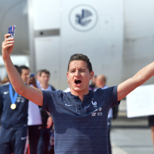 Florian Thauvin - Arrivées des joueurs de l'équipe de France de football à l'aéroport de Roissy au lendemain de leur victoire de la Coupe du Monde 2018 en Russie. Le 16 juillet 2018 © Giancarlo Gorassini / Bestimage