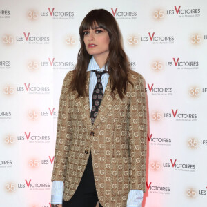 Clara Luciani lors de la 35ème édition des Victoires de la musique à La Seine Musicale, Boulogne Billancourt le 14 février 2020. © Cyril Moreau / Bestimage