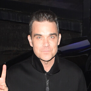 Naissance - Robbie Williams est papa pour la quatrième fois - Exclusif - Robbie Williams et sa femme Ayda Field sortent des studios ITV à Londres, le 11 novembre 2016.