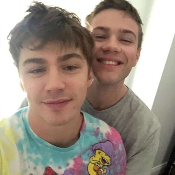 Connor Jessup et Miles Heizer sont en couple. Tendre déclaration et selfie de l'acteur de "Locke & Key's" sur Instagram, le 15 février 2020.