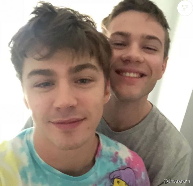 Connor Jessup et Miles Heizer sont en couple. Tendre déclaration et selfie de l'acteur de "Locke & Key's" sur Instagram, le 15 février 2020.