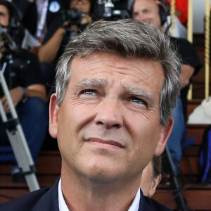 Arnaud Montebourg, ancien ministre, fondateur de la marque Bleu Blanc Ruche lors de l'université d'été du Medef rebaptisée "La Rencontre des Entrepreneurs de France" à l'hippodrome de Longchamp le 29 août 2019. © Stéphane Lemouton / Bestimage