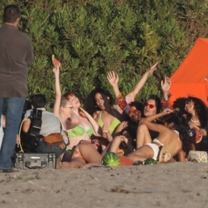 Exclusif - Harry Styles lors du tournage d'un clip sur la plage à Malibu le 29 janvier 2020.