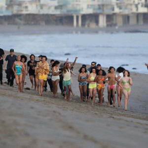 Exclusif - Harry Styles lors du tournage d'un clip sur la plage à Malibu le 29 janvier 2020.
