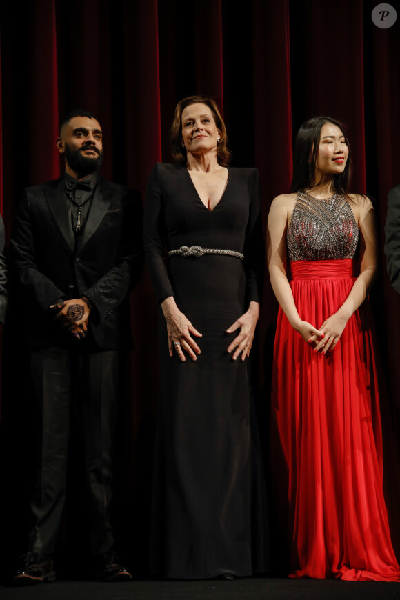 Sigourney Weaver (au milieu) assiste à la cérémonie d'ouverture du 70e Festival International du Film de Berlin, La Berlinale, avec la projection du film "My Salinger Year". Le 20 février 2020.