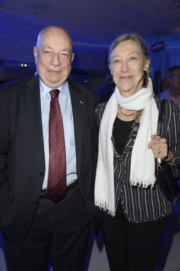 Hervé Bourges et sa femme Marie - Michel Drucker a remis la Légion d'honneur à Jean Nainchrik au Pavillon Gabriel à Paris, le 28 septembre 2014.