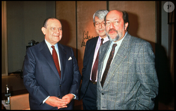 Raymond Barre, François Henri de Virieu et Hervé Bourges lors d'une soirée pour la nomination d'Hervé Bourges en 1991