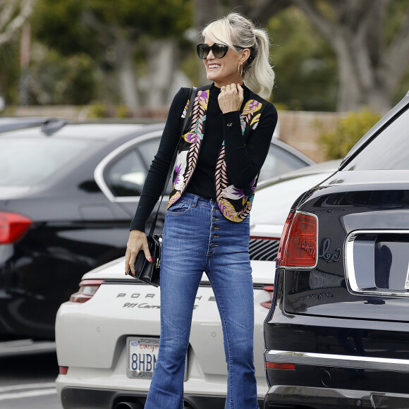 Exclusif - Laeticia Hallyday est allée faire des courses chez Gelson's Market avec sa fille Joy à Pacific Palisades, Los Angeles, le 19 janvier 2020.