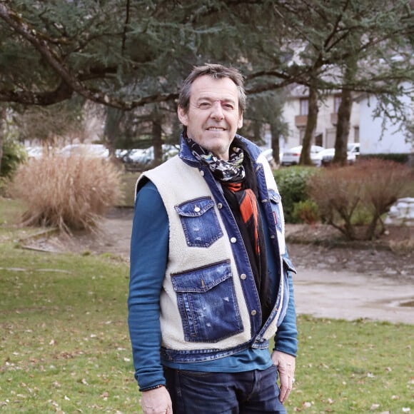 Jean-Luc Reichmann lors du photocall de la série "Léo Matteï, Brigade des mineurs" lors du 22ème Festival des créations télévisuelles de Luchon, France, le 7 février 2020. © Patrick Bernard/Bestimage