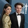 Charlie Heaton et sa compagne Natalia Dyer - 26ème cérémonie annuelle des "Screen Actors Guild Awards" ("SAG Awards") au "Shrine Auditorium" à Los Angeles, le 19 janvier 2020.
