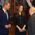 Le prince William, duc de Cambridge, et Kate Middleton, duchesse de Cambridge, quittent le théâtre Noël Coward après la représentation de la comédie musicale "Dear Evan Hansen" à Londres, le 25 février 2020.