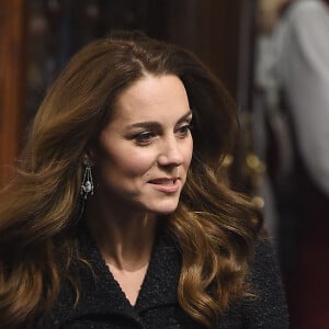 Kate Middleton, duchesse de Cambridge, au théâtre Noël Coward après la représentation de la comédie musicale "Dear Evan Hansen" à Londres, le 25 février 2020.