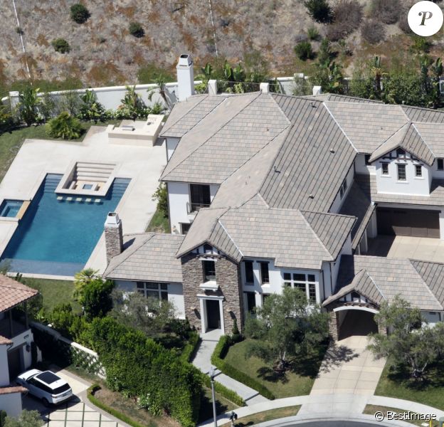 Katie Holmes met en vente sa luxueuse villa à Calabasas pour 4 millions de dollars, Los Angeles, le 25 février 2020.