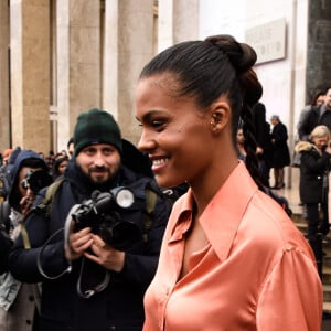 Tina Kunakey quitte le Palais de Tokyo à l'issue du défilé de mode Mugler, collection prêt-à-porter automne-hiver 2020/2021. Paris, le 26 février 2020. © Federico Pestellini / Panoramic / Bestimage