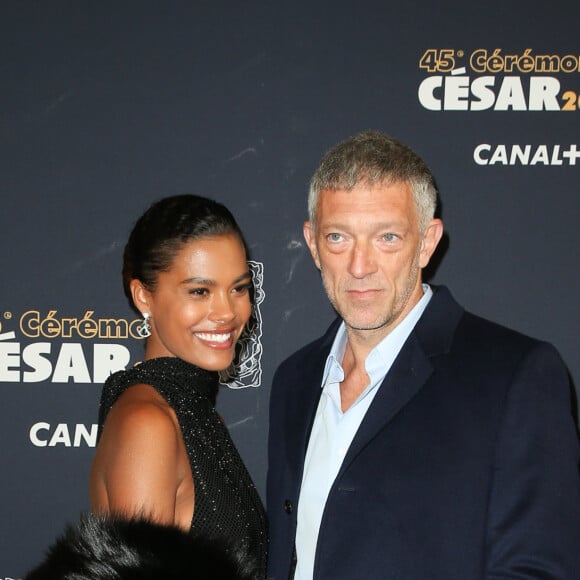 Vincent Cassel et sa femme Tina Kunakey lors du photocall lors de la 45e cérémonie des César à la salle Pleyel à Paris le 28 février 2020 © Dominique Jacovides / Olivier Borde / Bestimage