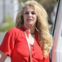 Britney Spears pas à son avantage et blessée pour une séance d'UV