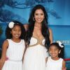 Vanessa Bryant et ses filles Natalia et Gianna assistent à la première du dessin animé "Rebelle" le 18 juin 2012 à Los Angeles - Archives - Gianna Bryant, la fille de Kobe, décédée dans un accident d'hélicoptère auprès de son père, à l'âge de 13 ans, le 26 janvier 2020.