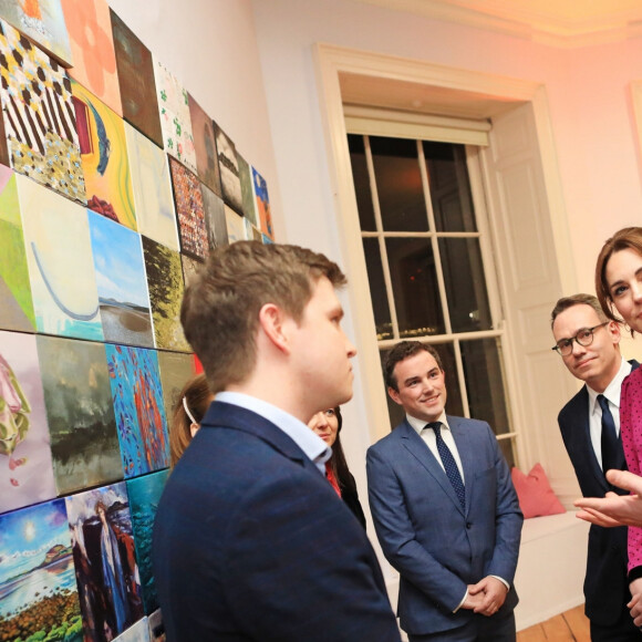 Le prince William, duc de Cambridge, et Kate Middleton, duchesse de Cambridge, reçus par le vice-Premier ministre de l'Irlande Simon Coveney lors de leur visite officielle à Dublin, le 4 mars 2020.