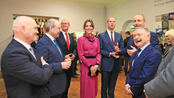 Kate Middleton : Après le vert, place au fuchsia avec le prince William