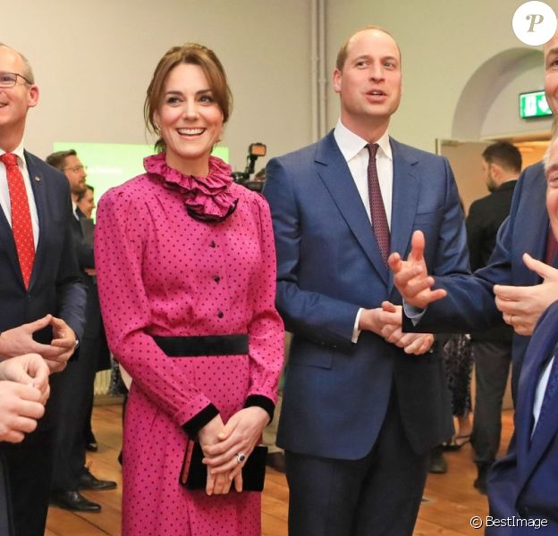 Le prince William, duc de Cambridge, et Kate Middleton, duchesse de Cambridge, reçus par le vice-Premier ministre de l'Irlande Simon Coveney lors de leur visite officielle à Dublin, le 4 mars 2020.