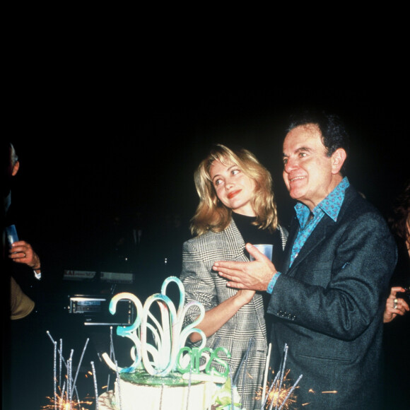 Guy Béart fait ses adieux à la scène à l'Olympia en 1987.