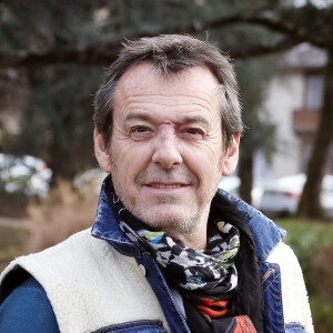 Jean-Luc Reichmann lors du photocall de la série "Léo Matteï, Brigade des mineurs" lors du 22ème Festival des créations télévisuelles de Luchon, France, le 7 février 2020. © Patrick Bernard/Bestimage