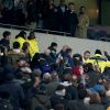 Le footballeur Erid Dier (en blanc) est monté en tribunes pour défendre son frère lors d'une altercation avec des supporters, à l'issue du match Tottenham Hotspur - Norwich City FC au Tottenham Hotspur Stadium. Londres, le 4 mars 2020.