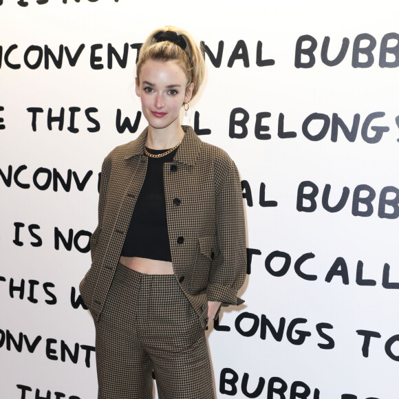 Charlotte Le Bon assiste au vernissage de l'artiste David Shrigley x La Maison Ruinart "Unconventional Bubbles" à l'Opera Bastille à Paris le 5 mars 2020. © Olivier Borde/Bestimage