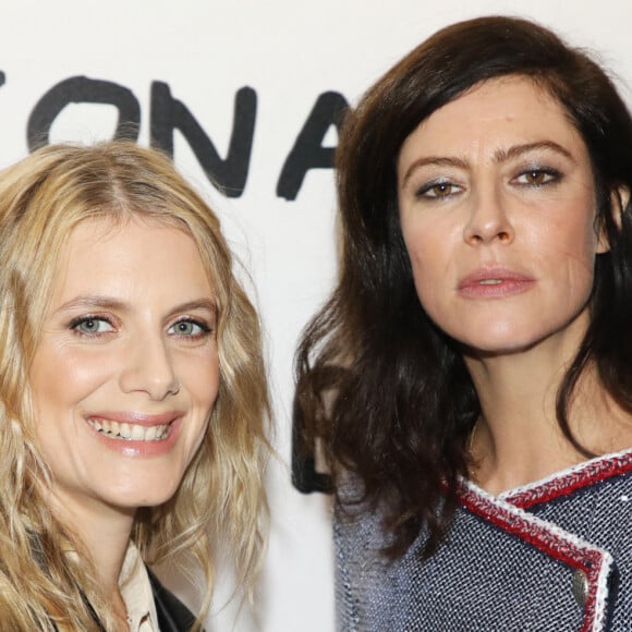 Mélanie Laurent et Anna Mouglalis assistent au vernissage de l'artiste David Shrigley x La Maison Ruinart "Unconventional Bubbles" à l'Opera Bastille à Paris le 5 mars 2020. © Olivier Borde/Bestimage