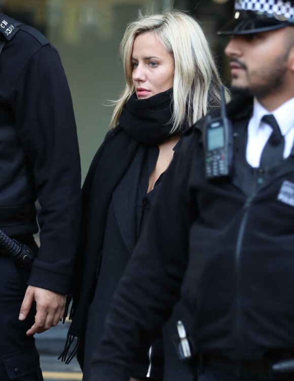 Caroline Flack a plaidé non coupable devant l'accusation d'agression de son supposé compagnon Lewis Burton à Londres le 23 décembre 2019.