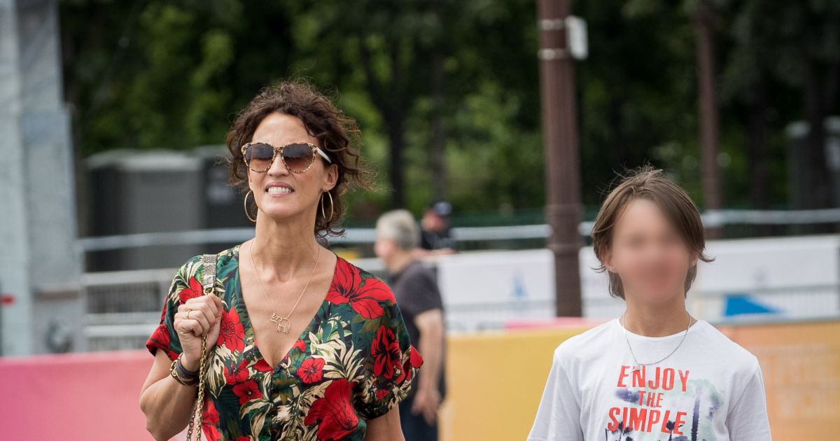 Linda Hardy et son fils Journée Paris 2024 sur la place de La