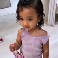 Kim Kardashian : Sa fille Chicago lui chipe ses chaussures et son sac à main
