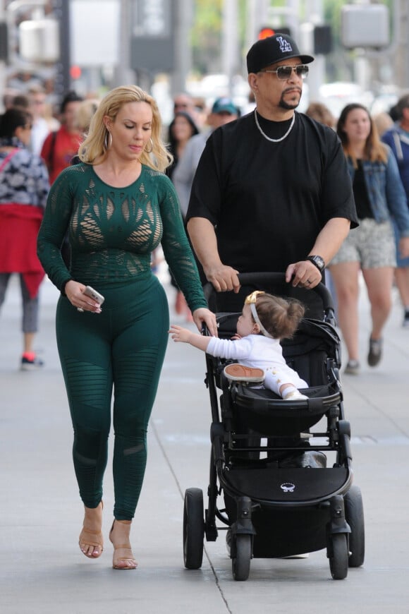 Exclusif - Coco Austin fait du shopping chez Gucci avec son mari le rappeur Ice-T et sa fille Chanel à Beverly Hills, le 25 mai 2017