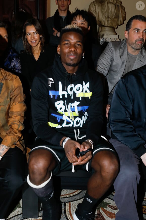 Paul Pogba blessé à la jambe droite - Front row au défilé de mode Homme automne-hiver 2020/2021 "Berluti" lors de la fashion week à Paris. Le 17 janvier 2020 © Veeren - Christophe Clovis / Bestimage