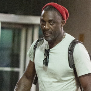 Exclusif - Idris Elba arrive avec sa femme Sabrina Dhowre à l'aéroport de New York (JFK), le 15 juin 2019.