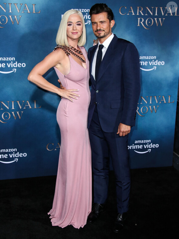 Katy Perry et son fiancé Orlando Bloom à la première de la série télévisée Amazon Prime Video "Carnival Row" au TCL Chinese Theatre dans le quartier de Hollywood, à Los Angeles, Californie, Etats-Unis, le 21 août 2019.