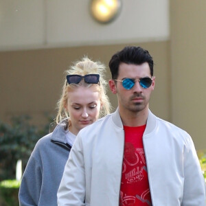 Sophie Turner enceinte et son mari Joe Jonas se baladent dans les rues de Los Angeles, le 5 février 2020