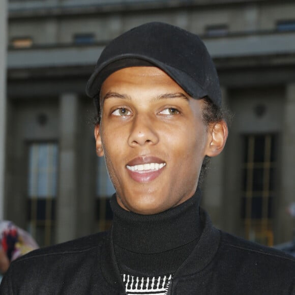 Le chanteur Stromae - - Défilé de mode "Kenzo" collection prêt-à-porter Printemps-Eté 2017 lors de la Fashion Week de Paris à la Cité de l'architecture et du patrimoine au Trocadéro à Paris, France, le 4 octobre 2016. © Christophe Aubert via Bestimage