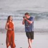 Exclusif -Ben Affleck et sa nouvelle compagne Ana De Armas s'embrassent lors d'une balade en amoureux sur la plage du Costa Rica, le 10 mars 2020.