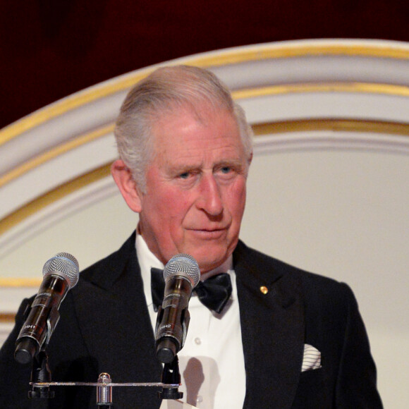 Le prince Charles, prince de Galles, assiste à un dîner organisé au profit des pompiers australiens à Londres, le 12 mars 2020.