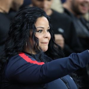 Sarah Fraisou (Les vacances des Anges 3) dans les tribunes du parc des princes lors du match de football de ligue 1 opposant le Paris Saint-Germain (PSG) à l'Olympique Lyonnais (OL) à Paris, France, le 7 octobre 2018.