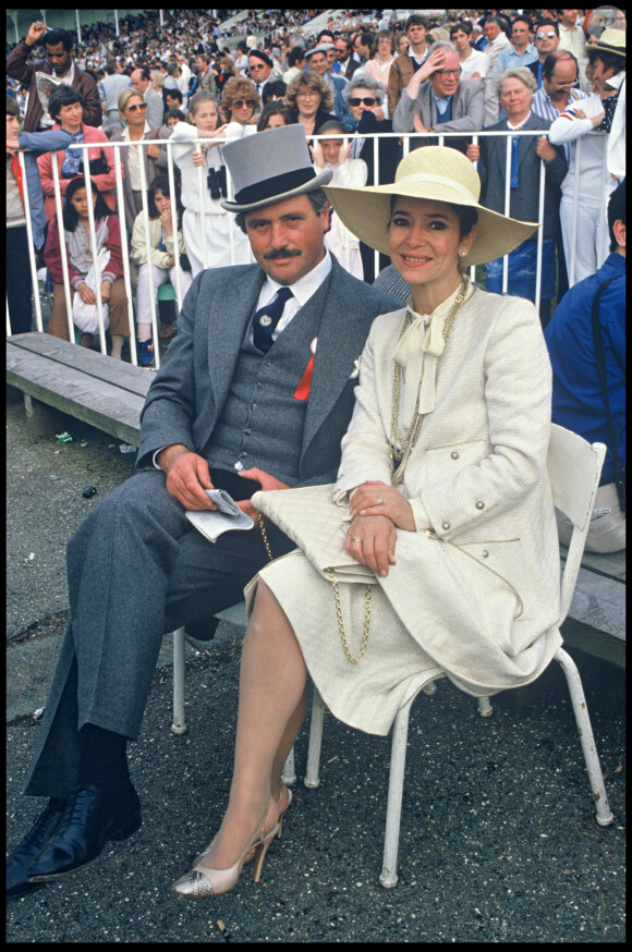 Victor Lanoux et Marie José Nat à Paris en 1985.