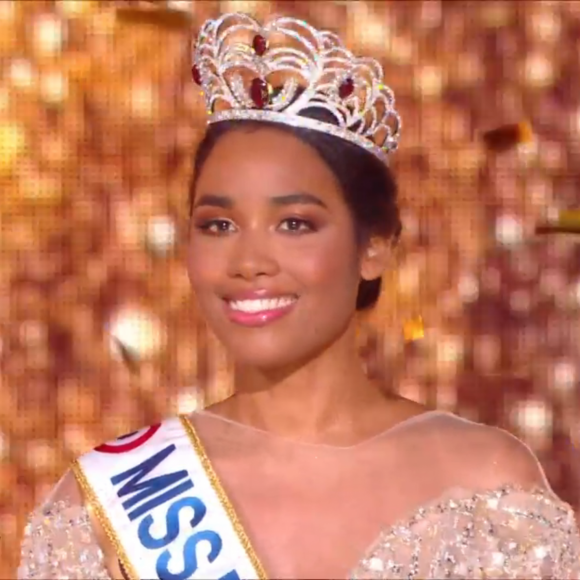 Miss Guadeloupe : Clémence Botino - Élection de Miss France 2020 sur TF1, le 14 décembre 2019.