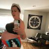 Rachel Bloom, enceinte, prend la pose sur Instagram, le 1er mars 2020.