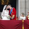 Le baiser royal de Kate Middleton et du prince William lors de leur mariage célébré à Londres. Le 29 avril 2011