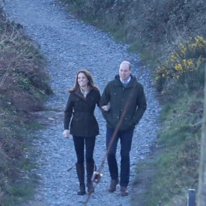 Le prince William et Kate Middleton lors d'une randonnée sur Howth Cliff, un sentier avec une vue imprenable sur la mer d'Irlande le 4 mars 2020.